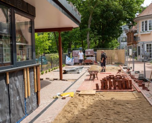 Gartenbaustelle mt Pflasterweg