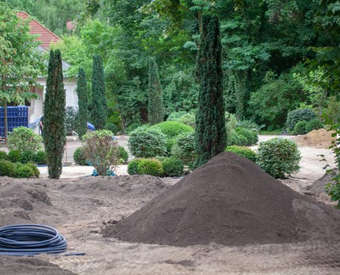 Erdarbeiten im Garten